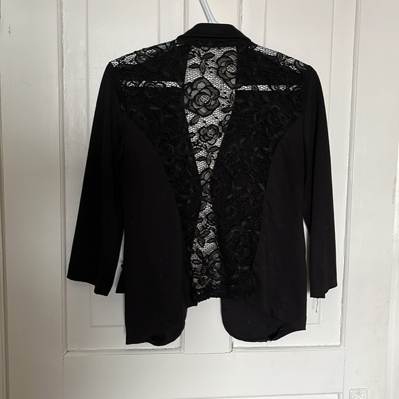 Black blazer with lace back - Picture 2 of 2